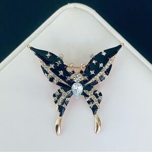 🍏50% OFF/3+...Chic Black and Gold Butterfly Brooch